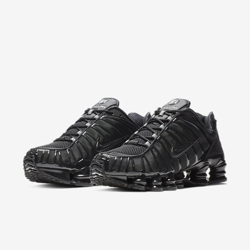 Shox store triple black